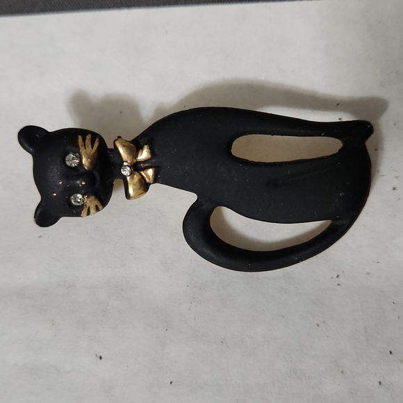 Vintage Black matte Cat Kitty with gold bow collar, sparkly eyes! 2 in brooch - Picture 1 of 7